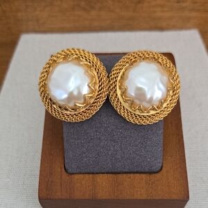 Faux Bumpy Pearl Gold Tone Mesh Earrings
